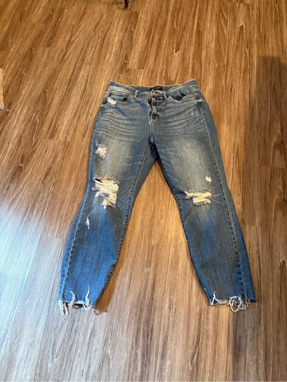 Judy Blue Distressed Boyfriend Jeans in Medium Blue Wash